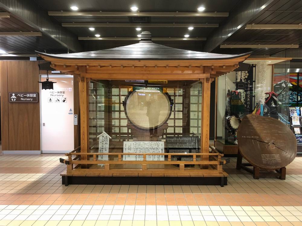 一ノ関駅の時の太鼓写真